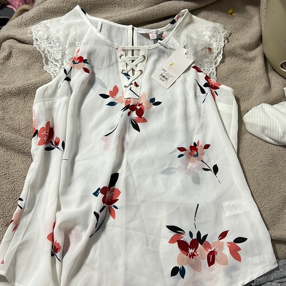 White Kohls Top